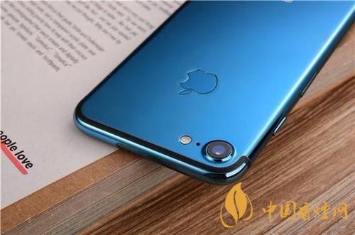 iphone12藍(lán)色好看嗎？ iphone12藍(lán)色和白色哪個好看？