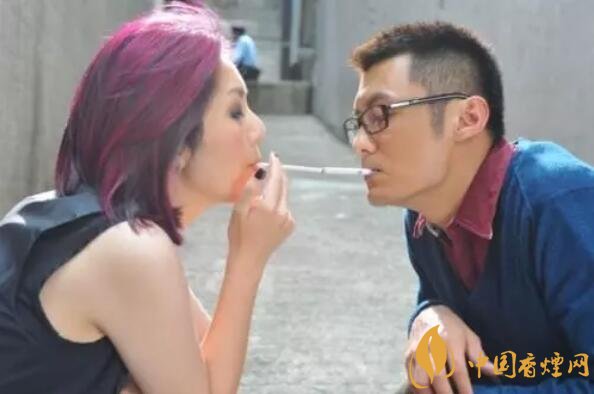 香煙夾耳朵上是怎么來的,耳夾煙是男人的專利